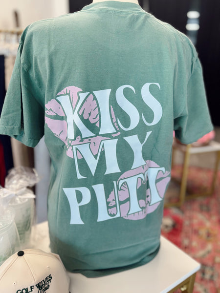 Kiss My Putt Tee