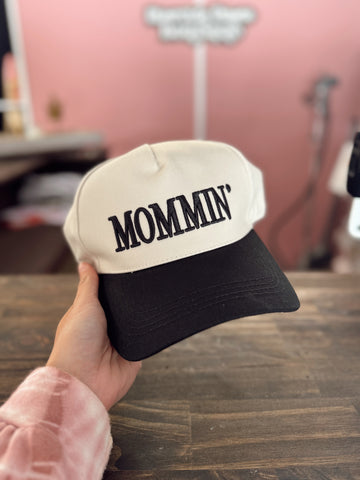Mommin’ Hat - Black