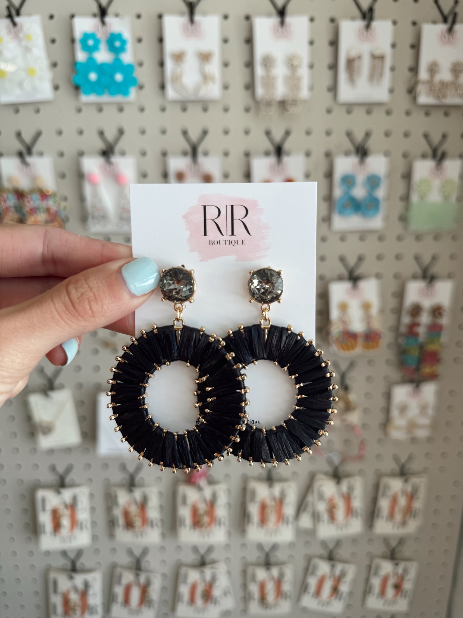 Raffia Circle Earrings - Black